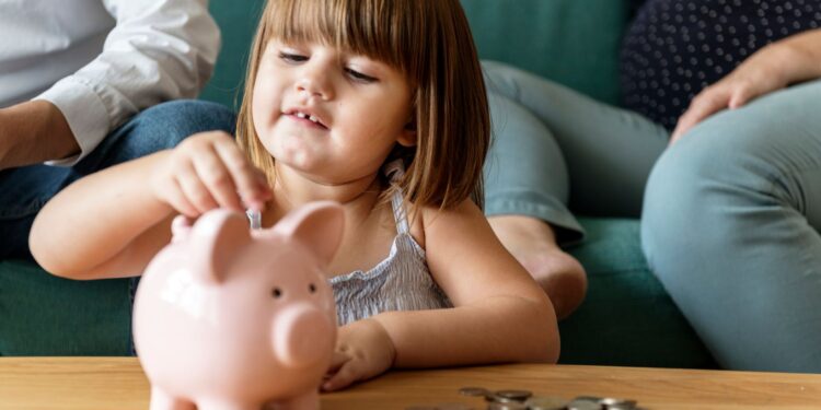 Prepare Little Ones For The Future: How To Grow Financially Responsible Kids